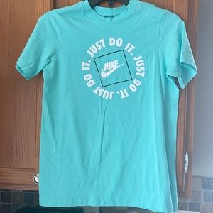 Nike T Shirt